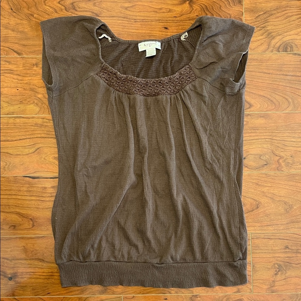 Brown Crochet-Yoke Cap Short Sleeve Bubble Shirt Top